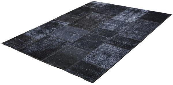 zwart vloerkleed patchwork balaclava diagonaal
